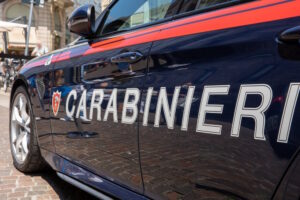 Novi, anziana in pericolo sul balcone: salvata dai Carabinieri