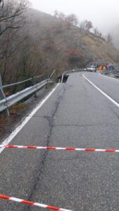 Borghetto Borbera, crolla parte di corsia del Ponte della Castagna
