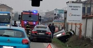 Novi Ligure: auto ribaltata, illesa la guidatrice
