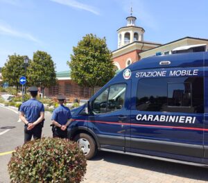 Serravalle Scrivia: allontanati due borseggiatori