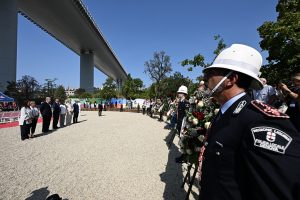 Genova ricorda le 43 vittime, otto anni dopo il crollo del ponte Morandi